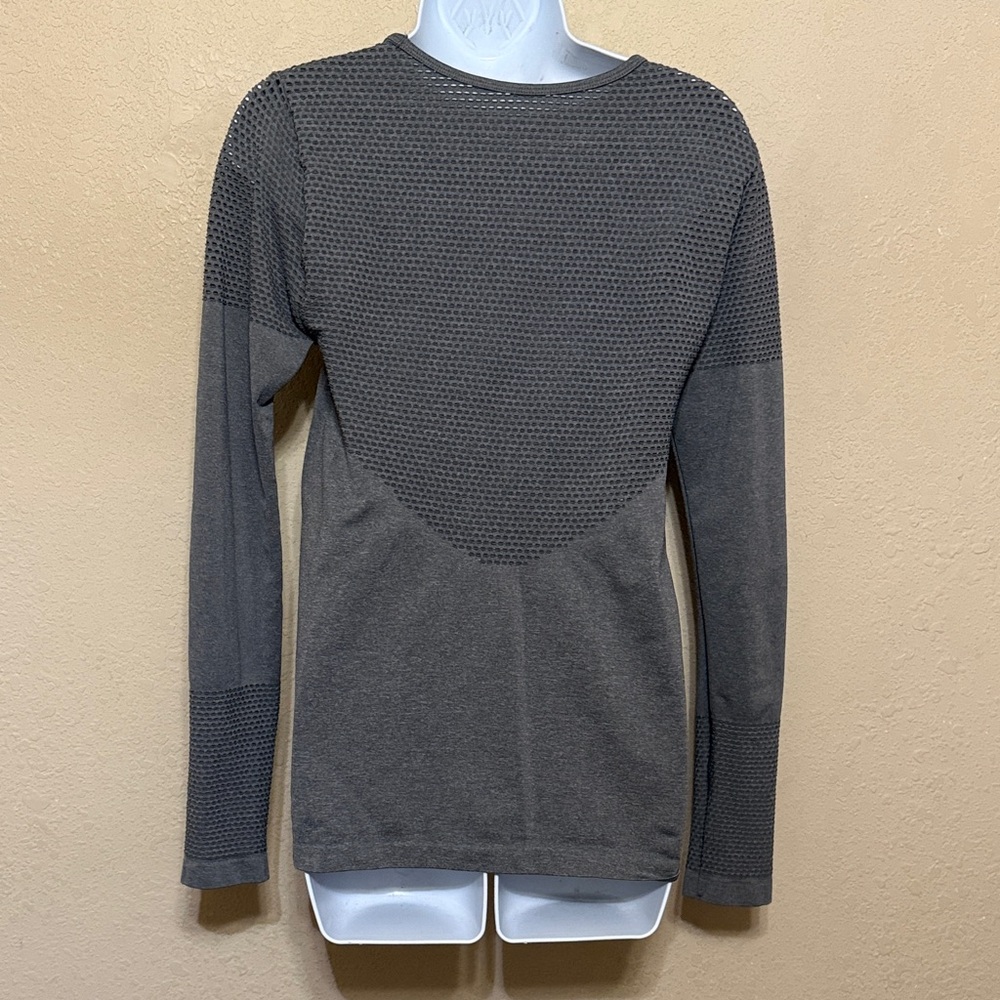 Fabletics Mussetta Longsleeve Performance Knit To… - image 3